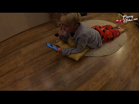 ❤️ Skør blondine suger kæmpe pik og hopper på den - analsex ❤❌ Just porno at da.sayhentai.ru ☑