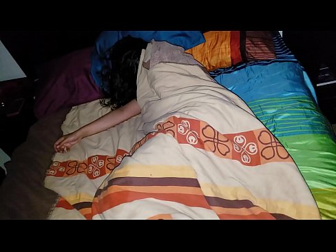 ❤️ Stedbarn skælder sin unge stedmor ud, mens hun sover. ❤❌ Just porno at da.sayhentai.ru ☑